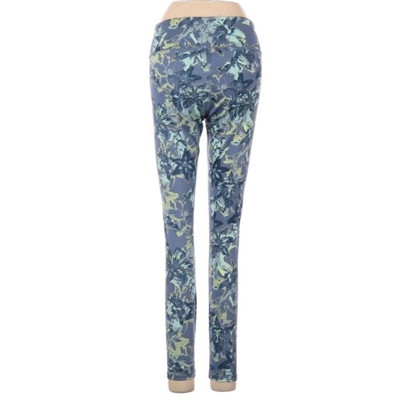 Fabletics Powerhold Capri NWOT - Picture 2 of 5